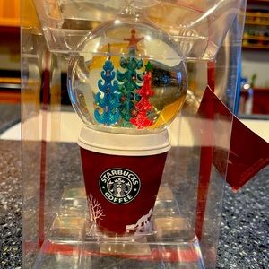 2006 Starbucks Snow Globe New in box!